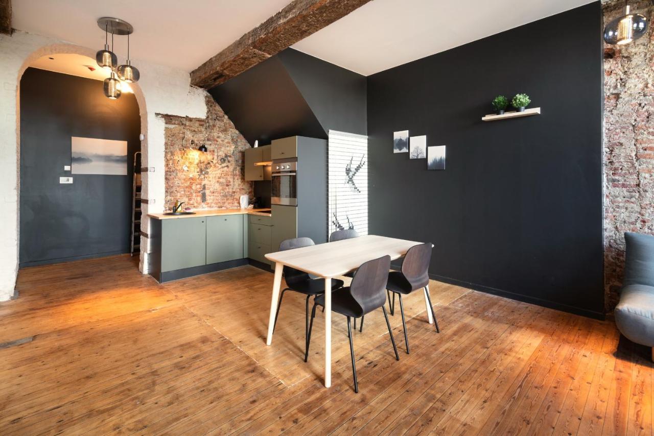 Charming Two-bedroom River Side Antwerpen