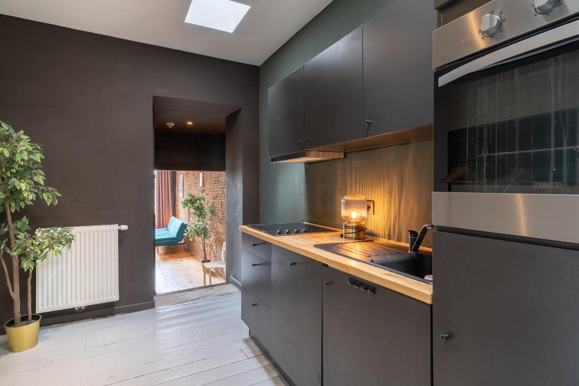 Charming Two-bedroom River Side Antwerpen