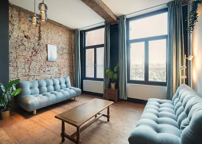 Charming Two-Bedroom River Side Apartment