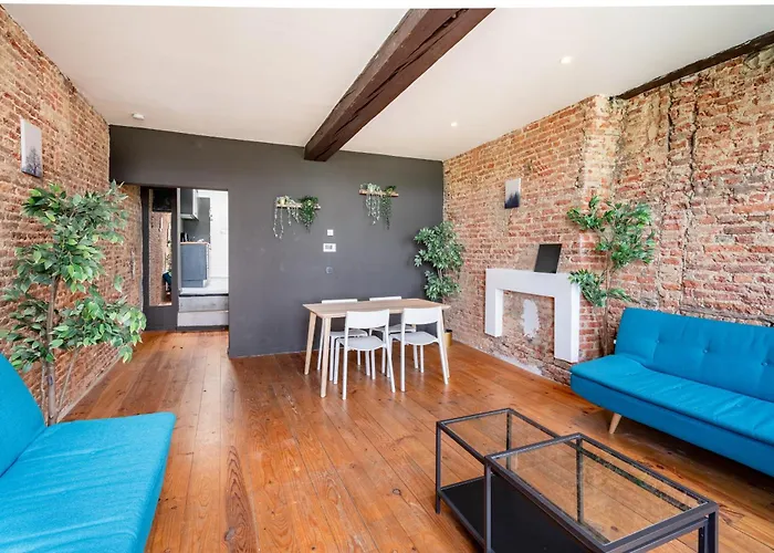 Charming Two-Bedroom River Side Apartment
