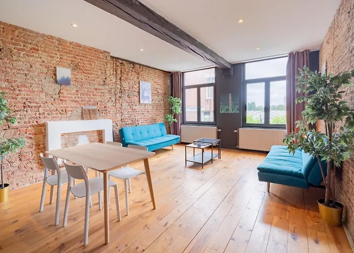 Charming Two-Bedroom River Side Apartment