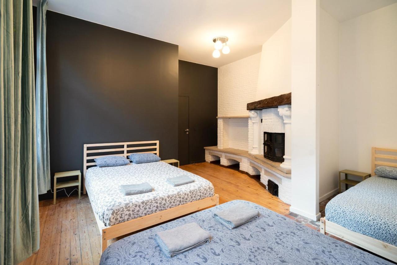 Charming Two-bedroom River Side Anvers