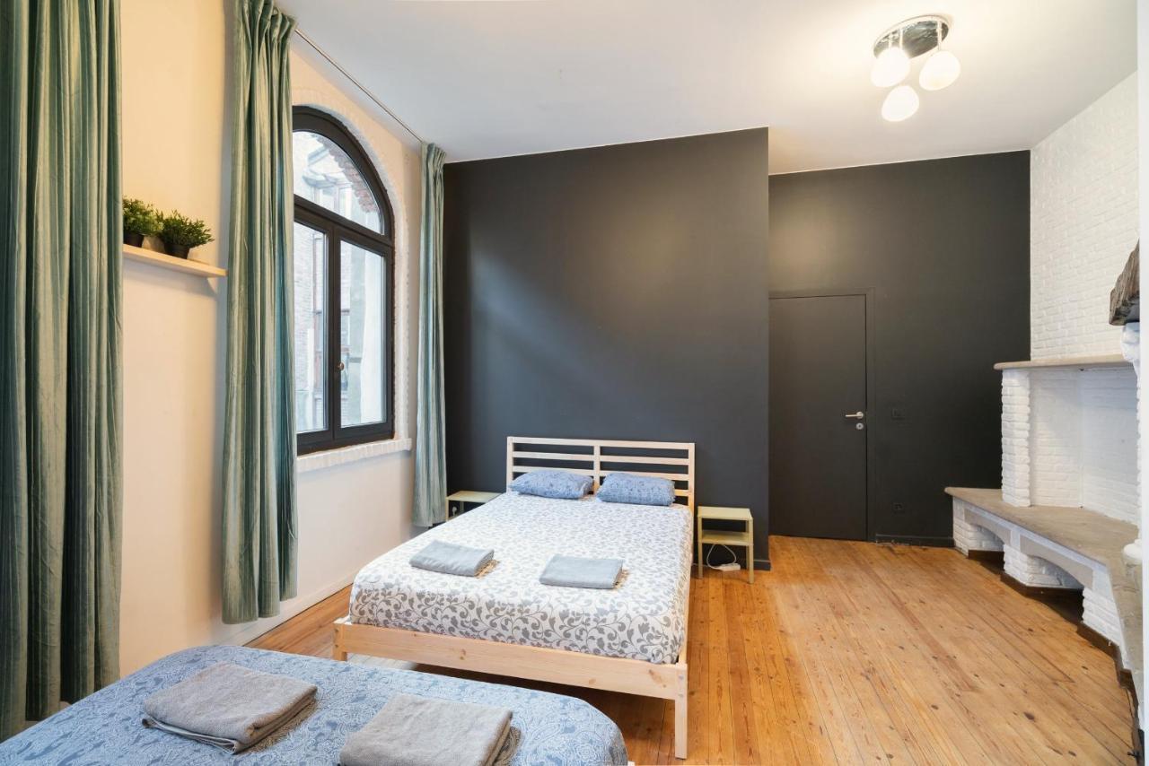 Charming Two-bedroom River Side Anvers