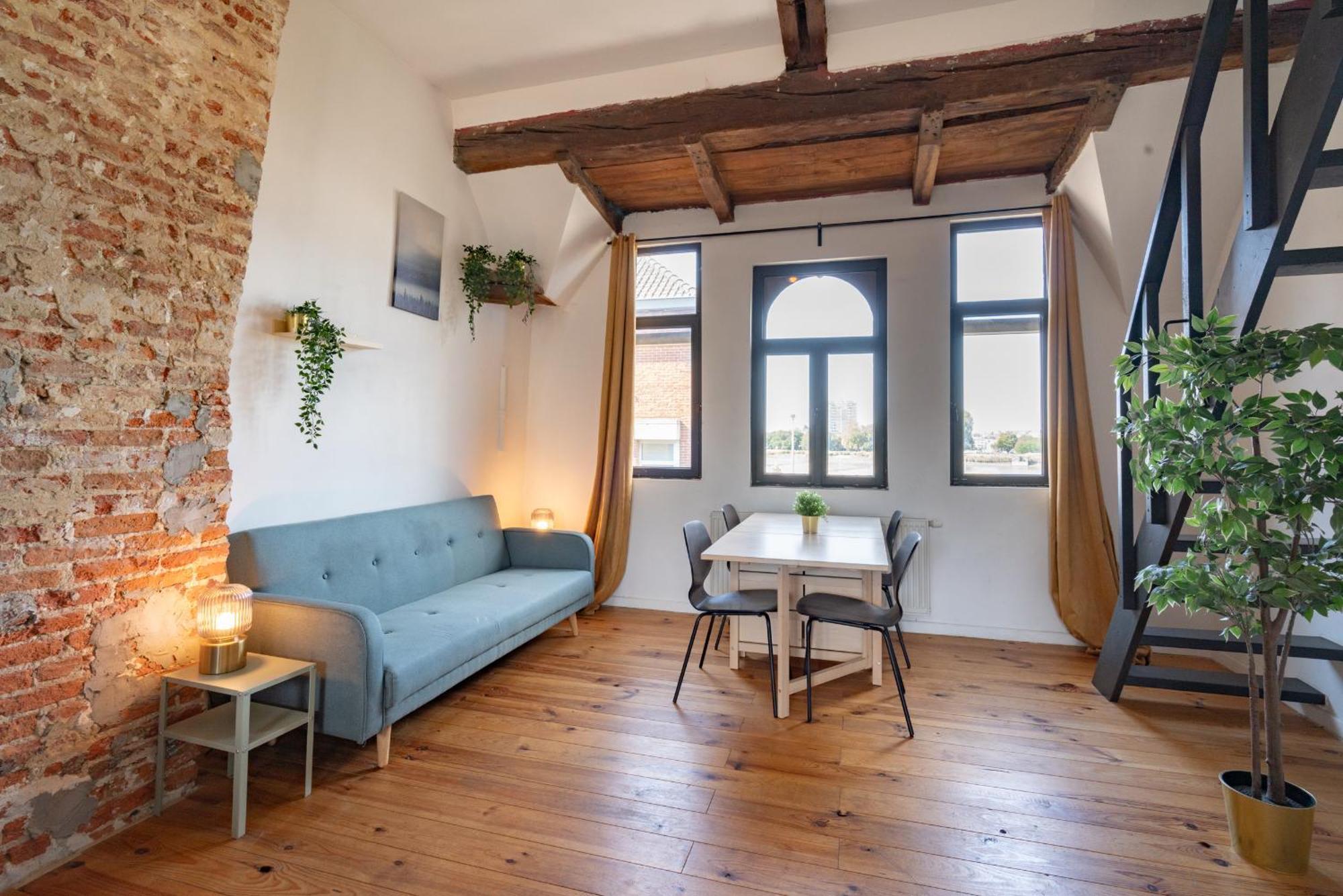 Appartement Charming Two-bedroom River Side Anvers