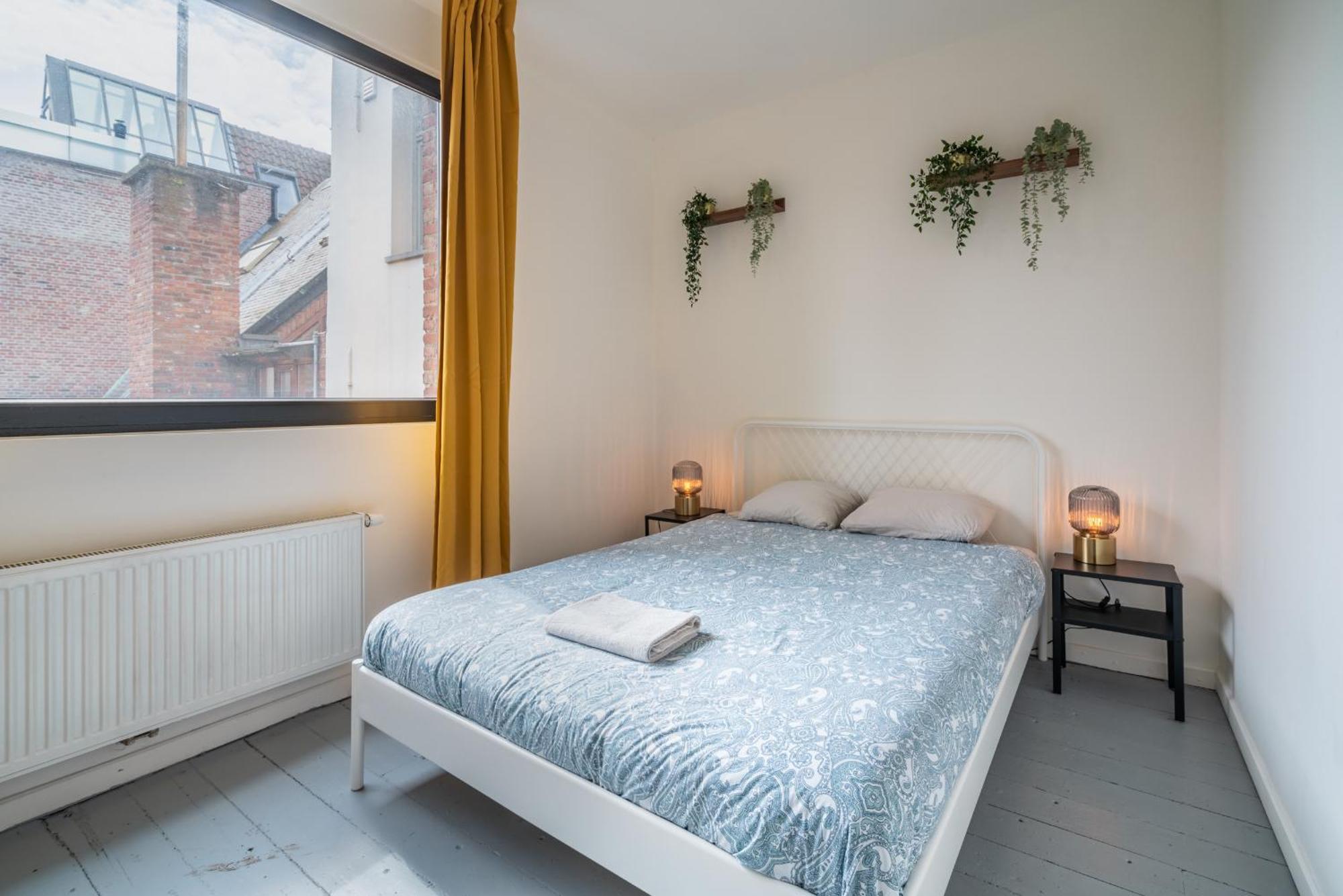 Charming Two-bedroom River Side