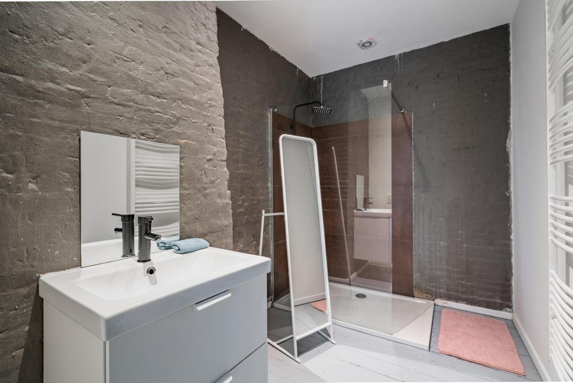 Appartement Charming Two-bedroom River Side Anvers